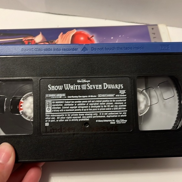 Walt Disney's Snow White and the Seven Dwarfs Platinum Edition VHS - Picture 6 of 8